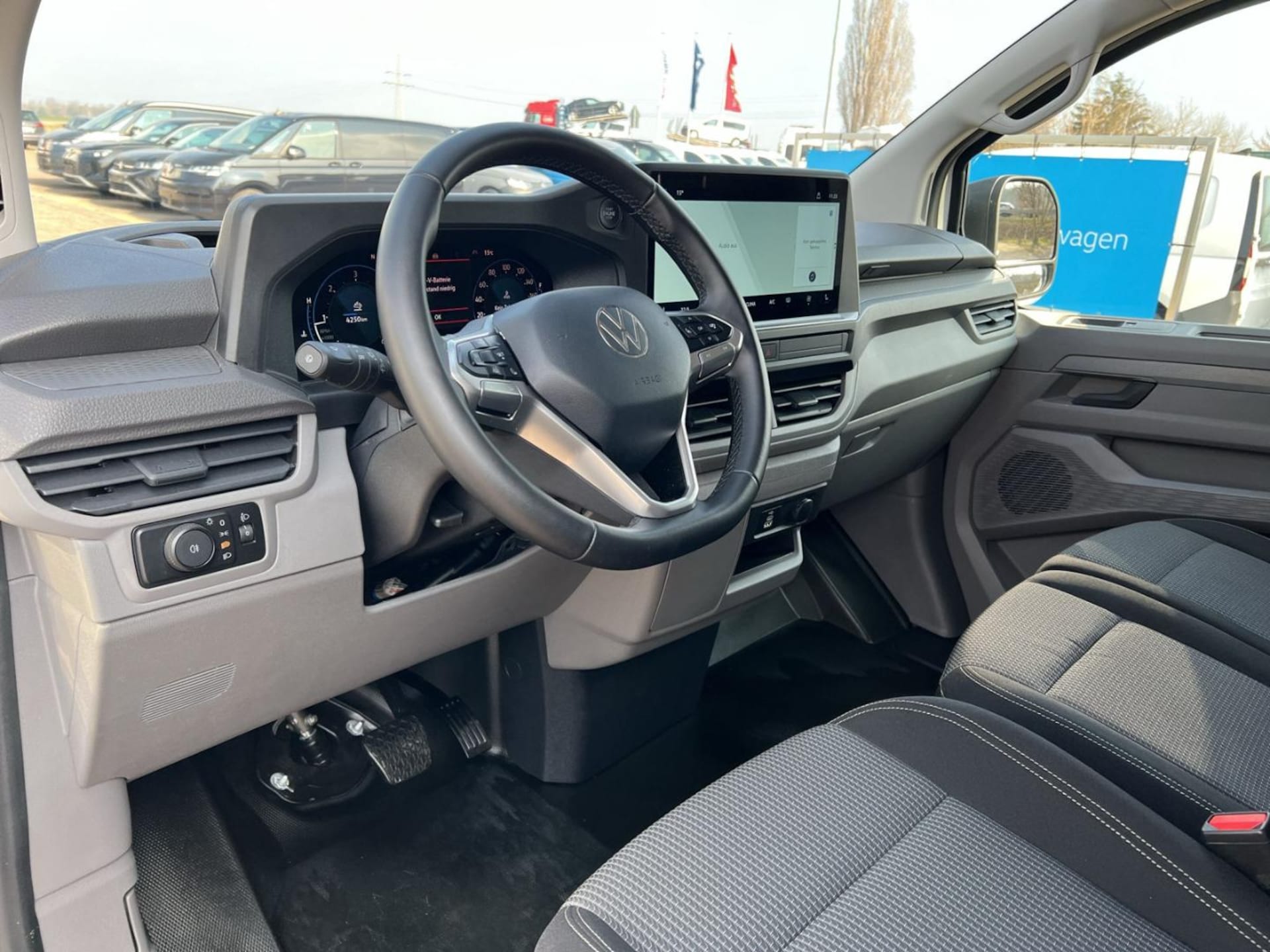 Volkswagen Caravelle langer Radstand Basis-Modell