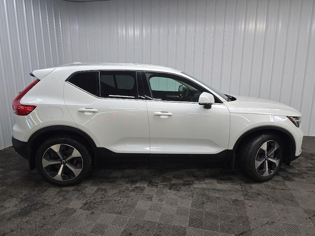 2023 Volvo XC40