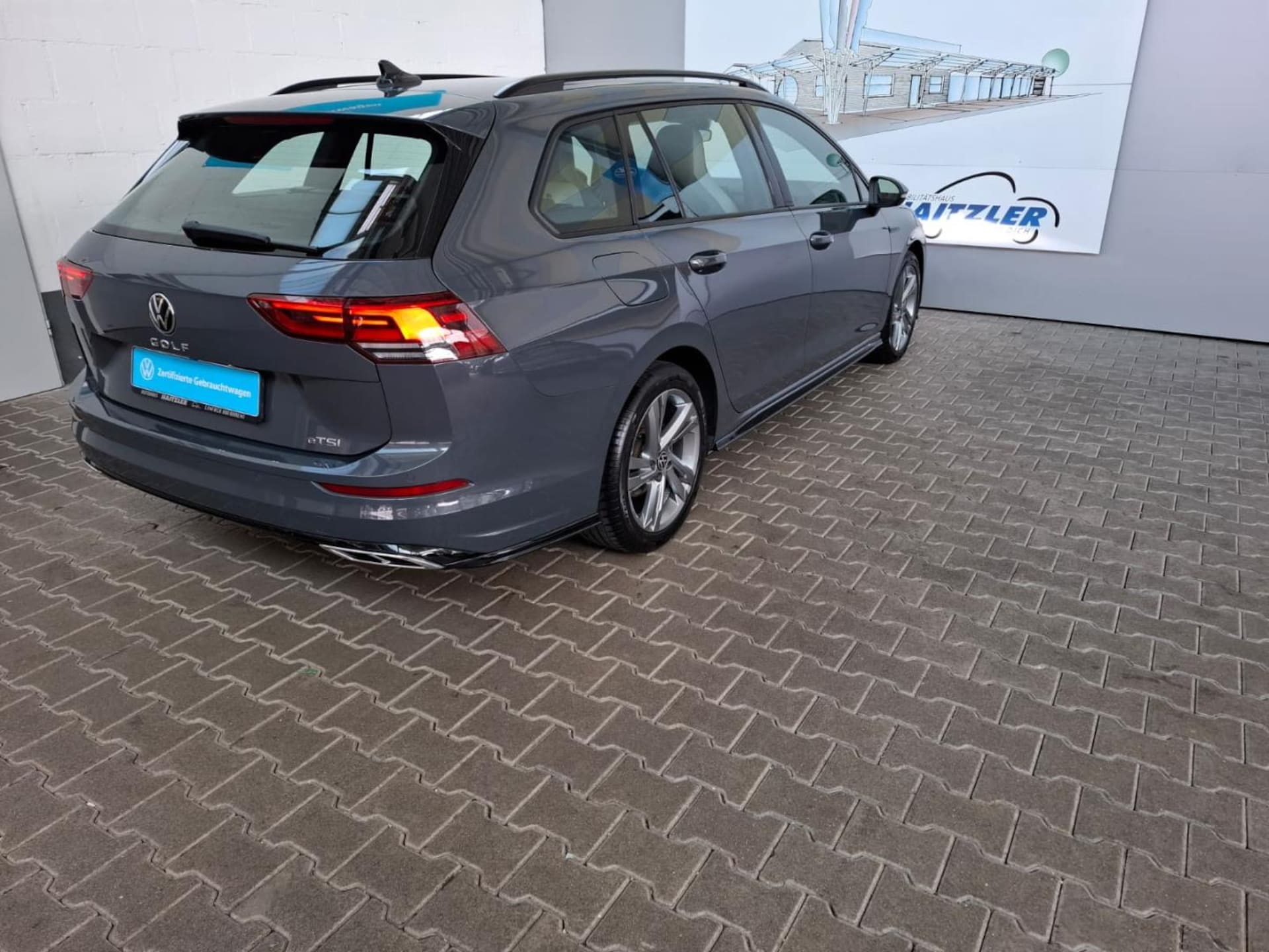 Volkswagen Golf Variant R-Line