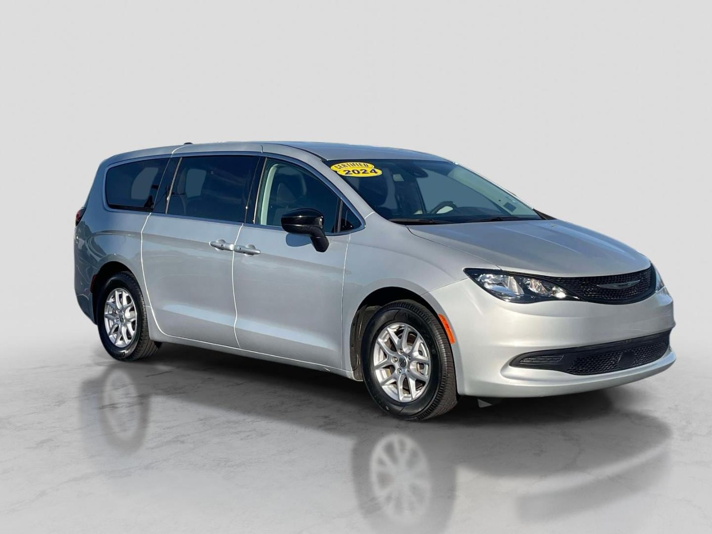 2024 Chrysler Voyager LX's photo