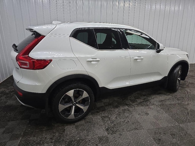 2023 Volvo XC40