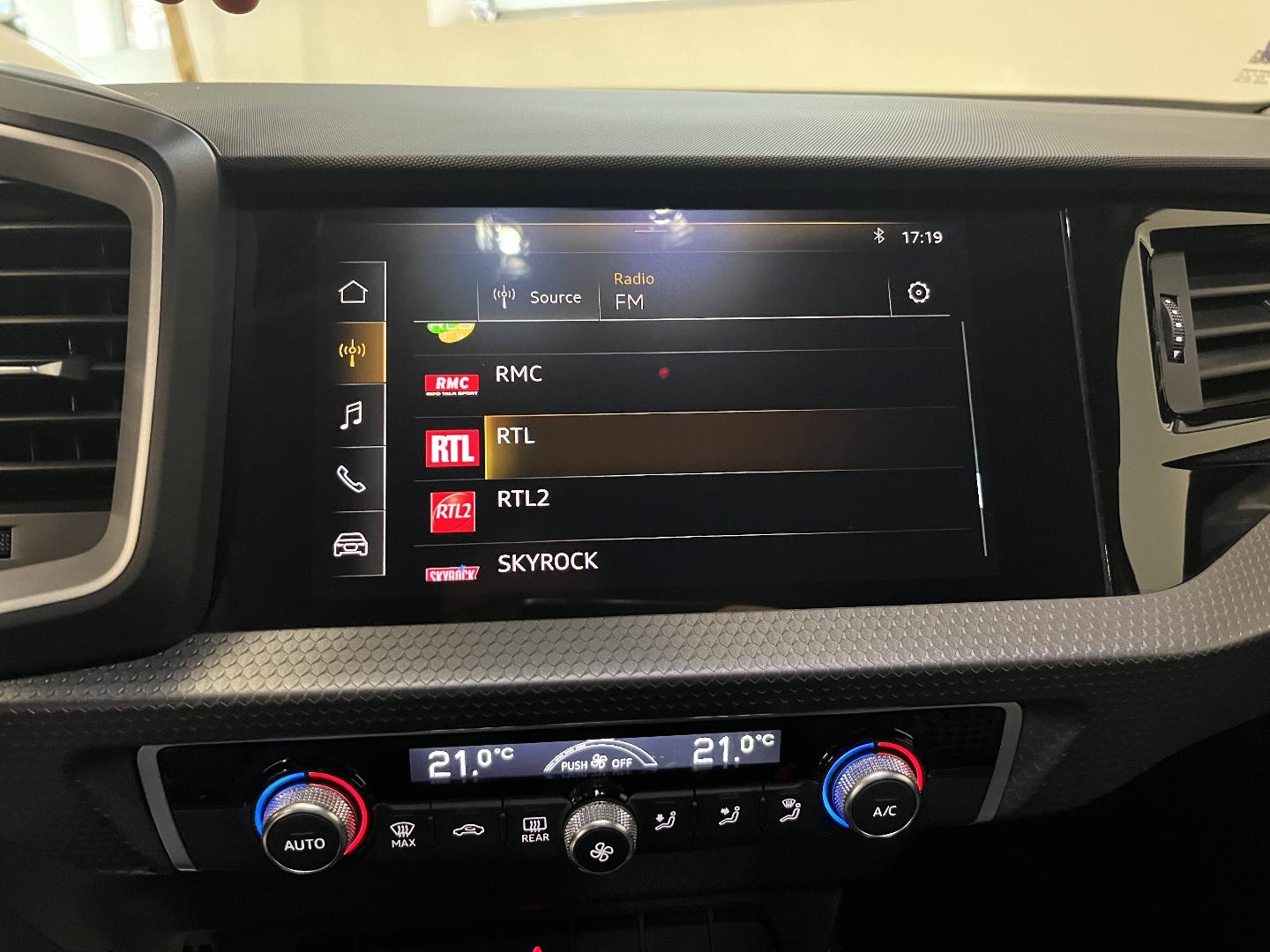 Image about Audi A1 Sportback Design 30 TFSI 85 kW (116 ch) 6 vitesses