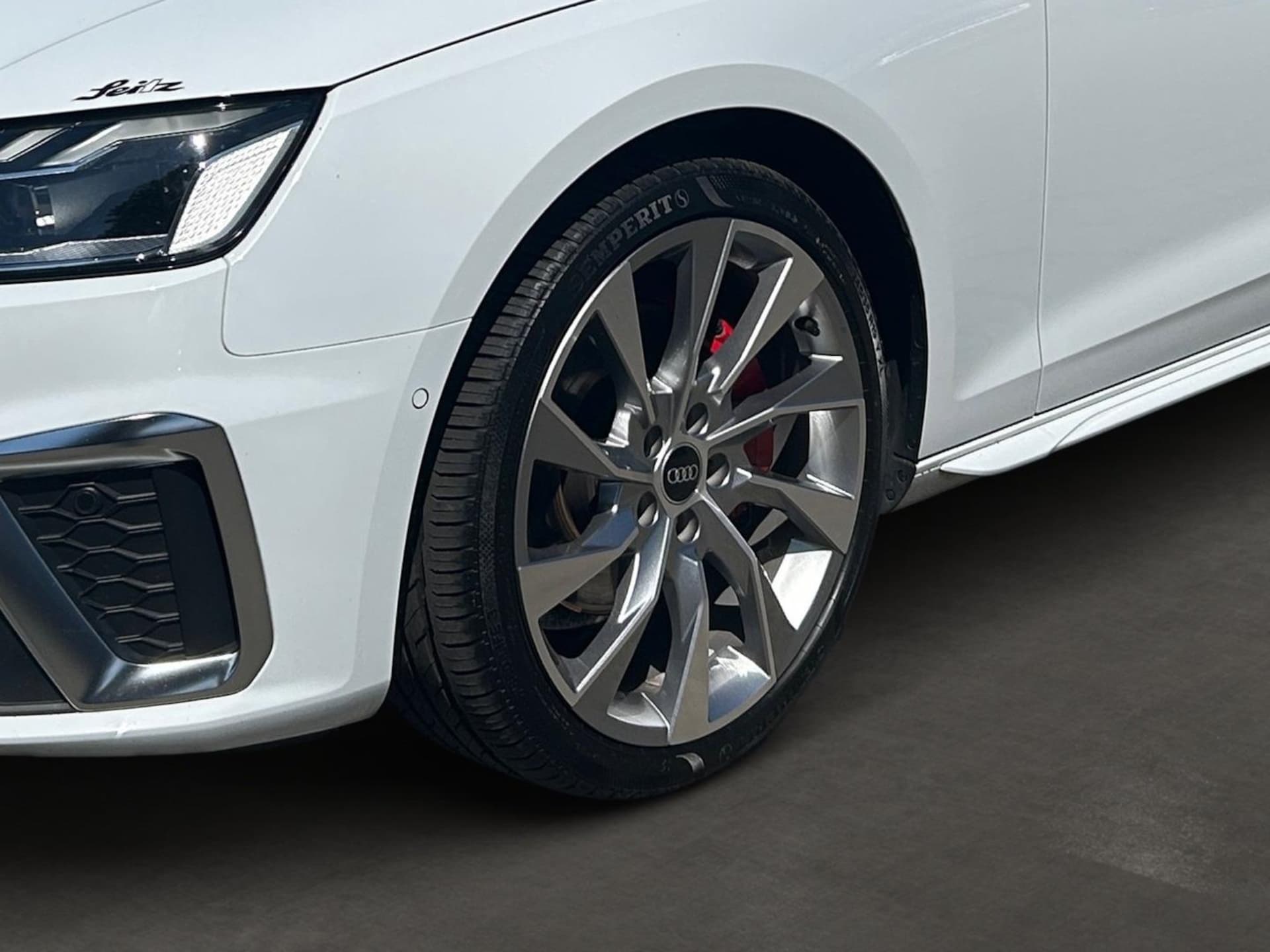 Audi A4 Avant S line