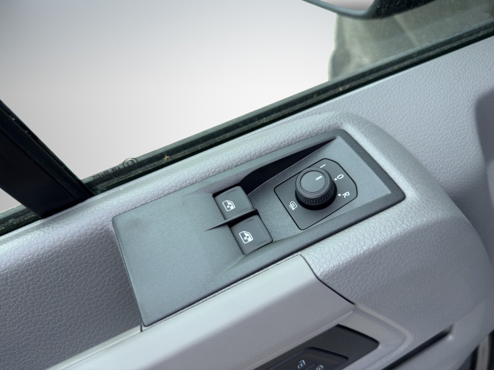 Volkswagen Crafter Kasten mittlerer Radstand – Bild 12