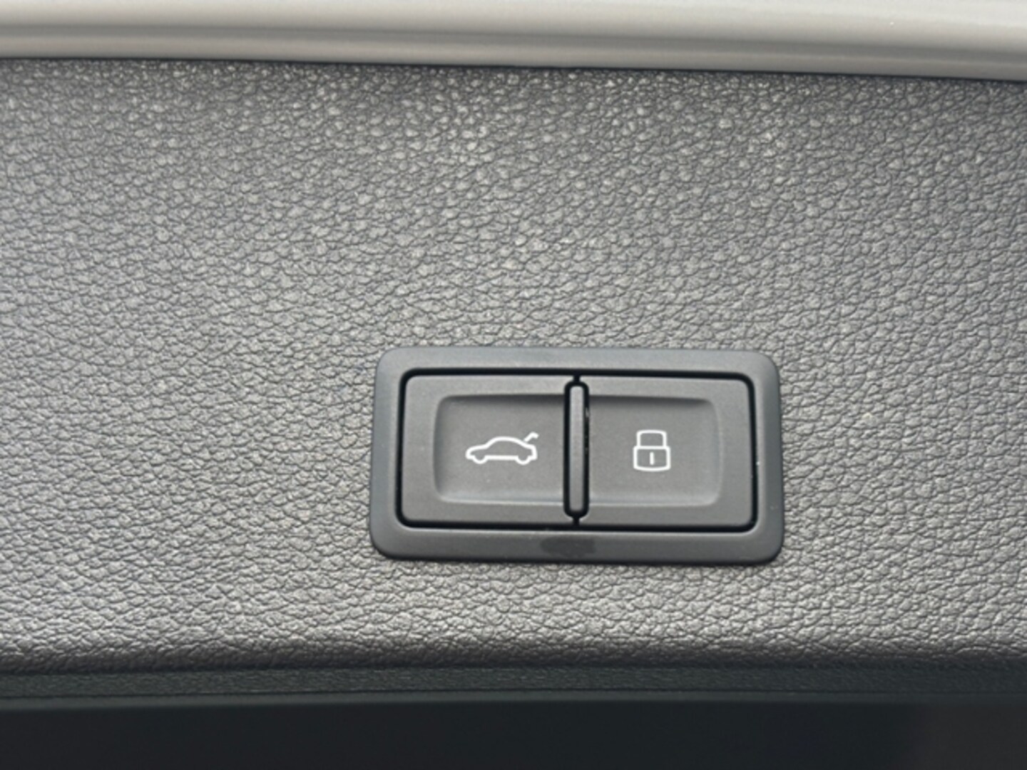Bild über Audi Q2 S line 35 TFSI S tronic - für weitere Informationen kontaktieren Sie den Audi Partner