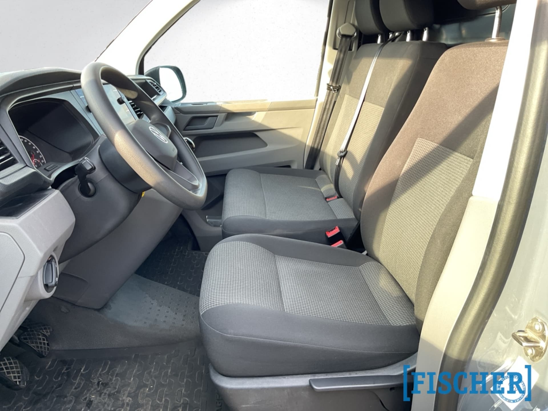 Volkswagen T6.1 Transporter Kasten langer Radstand