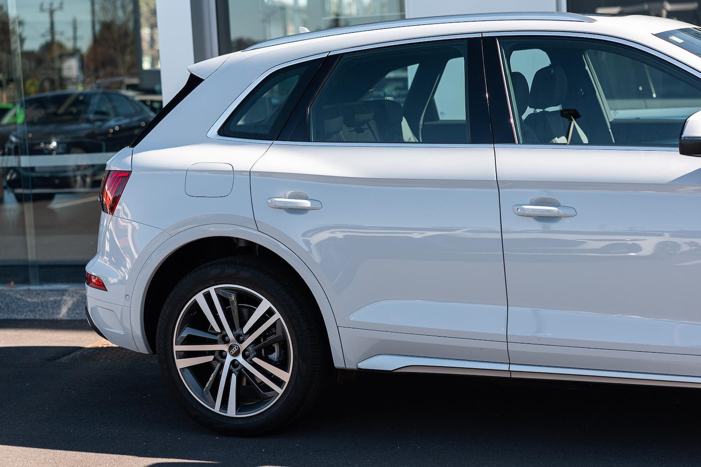 Image about Audi Q5 Sport 40 TDI quattro S tronic