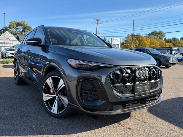 2026 Audi SQ5 Premium Plus