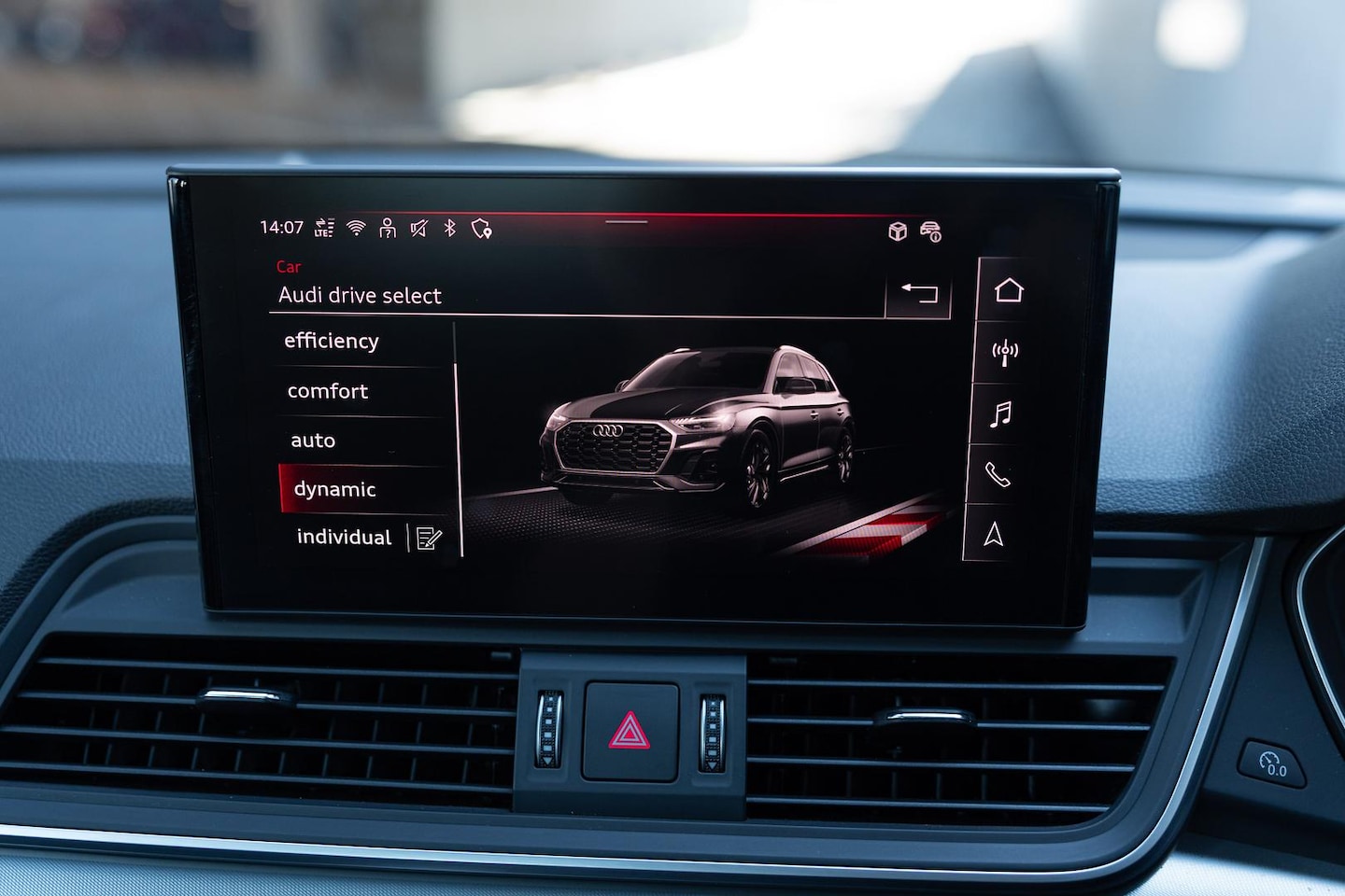 Image about Audi Q5 Sport 40 TDI quattro S tronic
