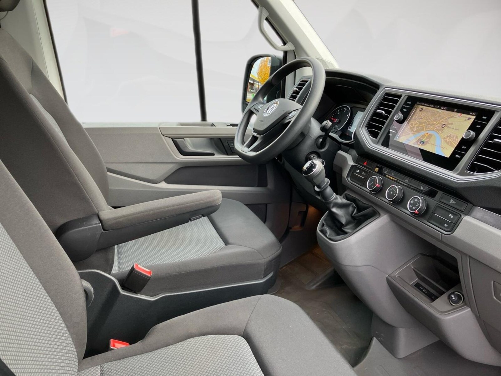 Volkswagen Crafter Kasten mittlerer Radstand – Bild 9