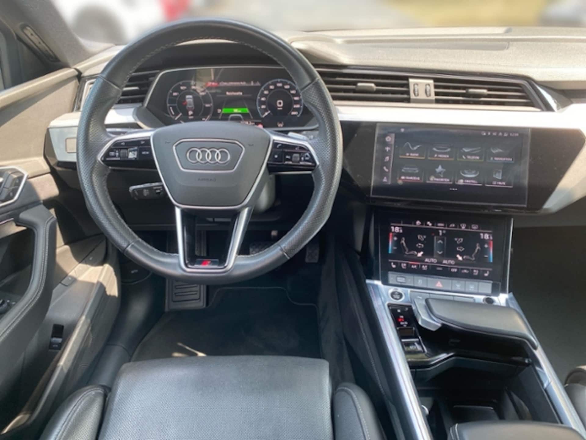 Audi e-tron S line