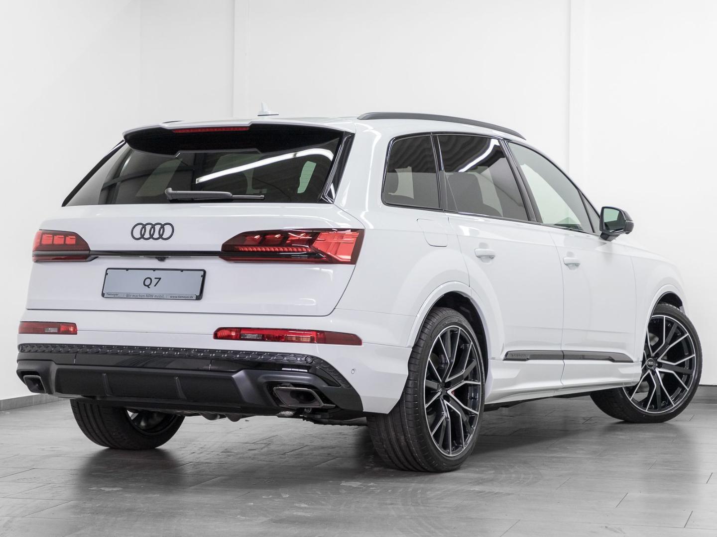 Image about Audi Q7 SUV S line 55 TFSI quattro tiptronic
