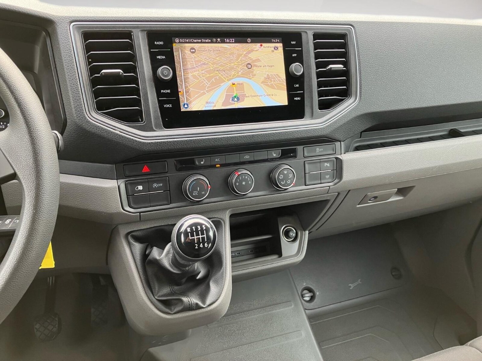 Volkswagen Crafter Kasten mittlerer Radstand – Bild 12