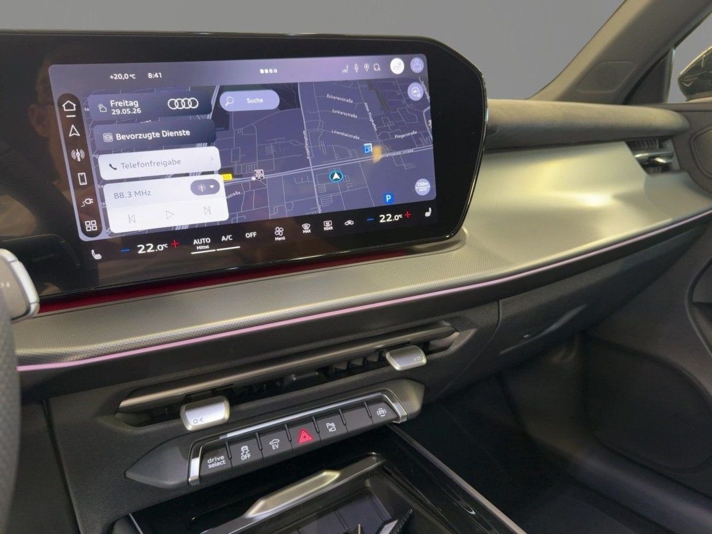 Bild über Audi Q3 SUV e-hybrid e-hybrid 200 kW S tronic - für weitere Informationen kontaktieren Sie den Audi Partner