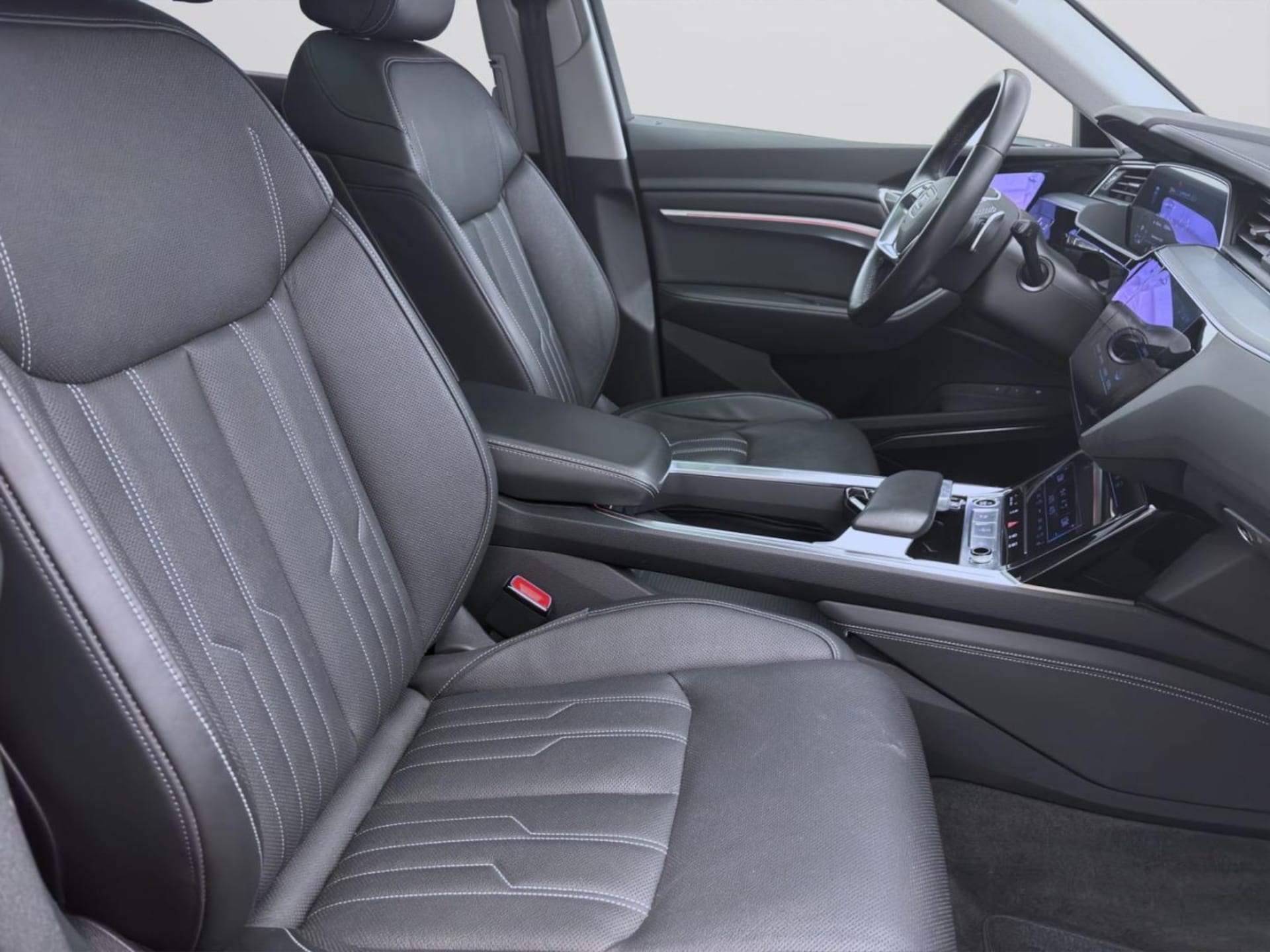 Audi Q8 e-tron S line