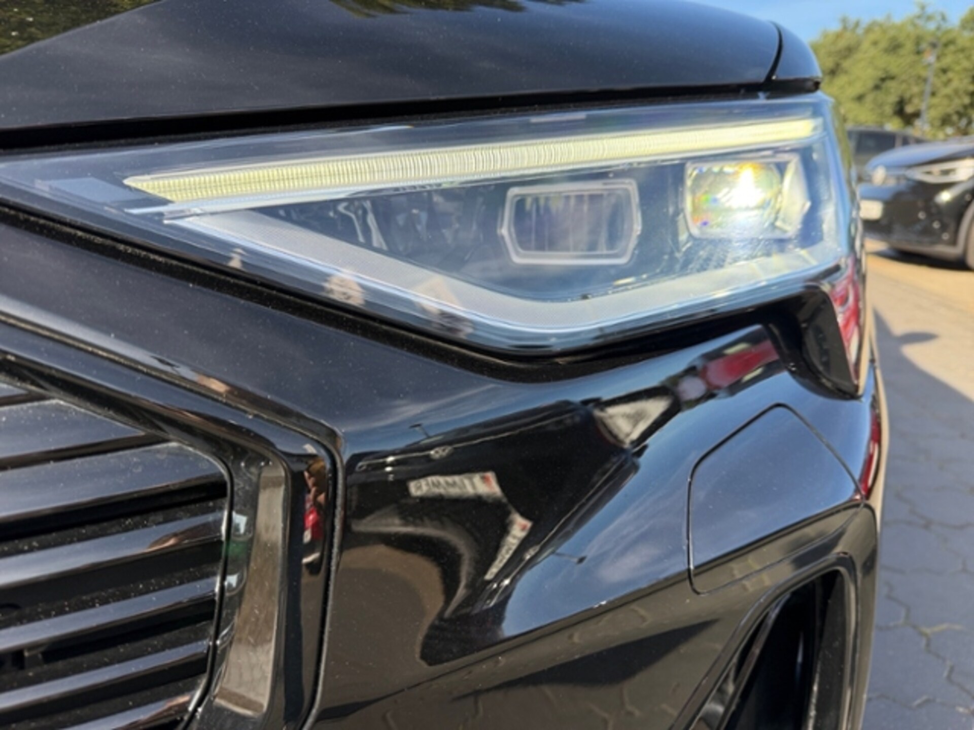 Audi e-tron S line