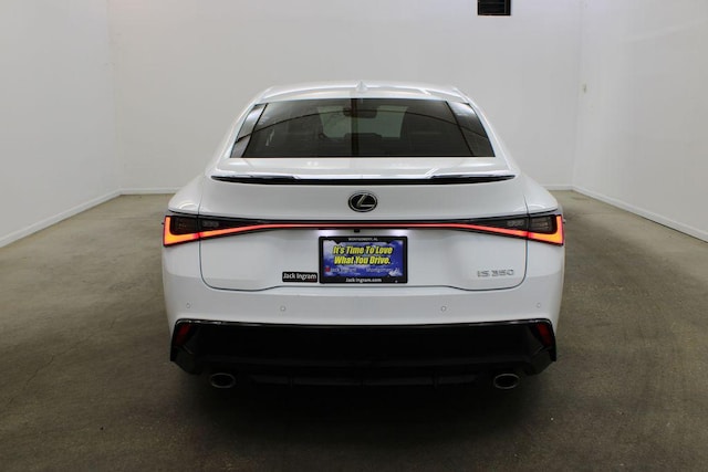 2022 Lexus IS 350