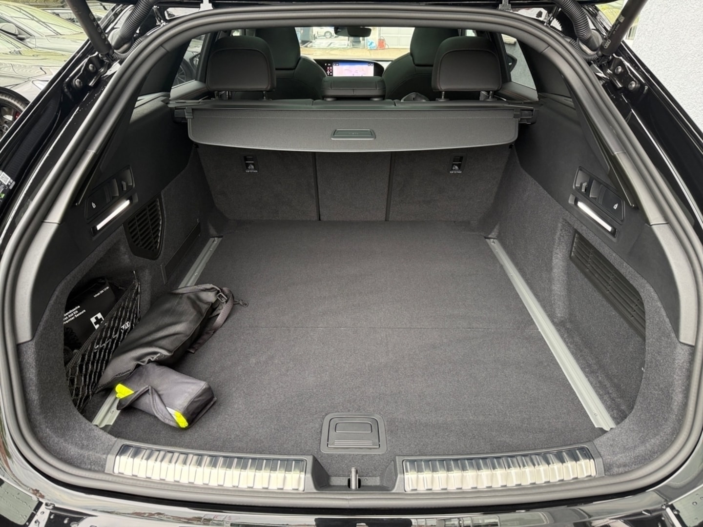 Bild über Audi A6 Avant TFSI quattro 270 kW S tronic - für weitere Informationen kontaktieren Sie den Audi Partner