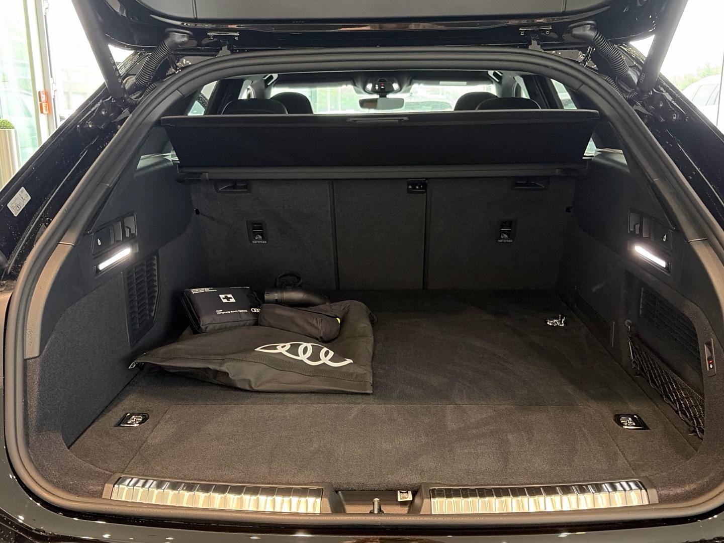 Bild über Audi A6 allroad e-hybrid e-hybrid quattro 270 kW S tronic - für weitere Informationen kontaktieren Sie den Audi Partner