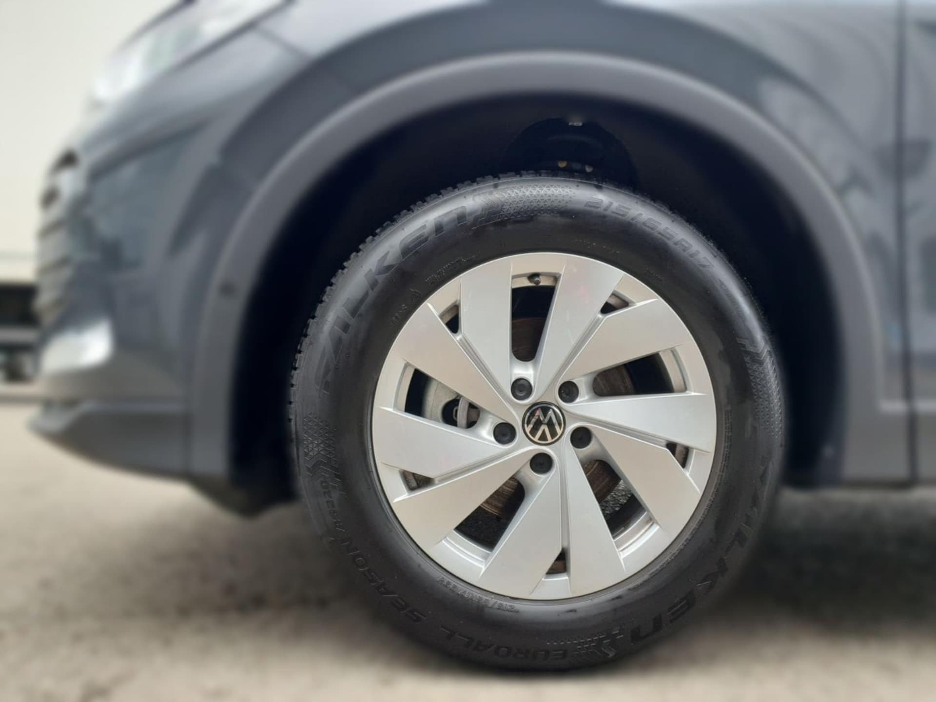 Volkswagen Tiguan Basis-Modell