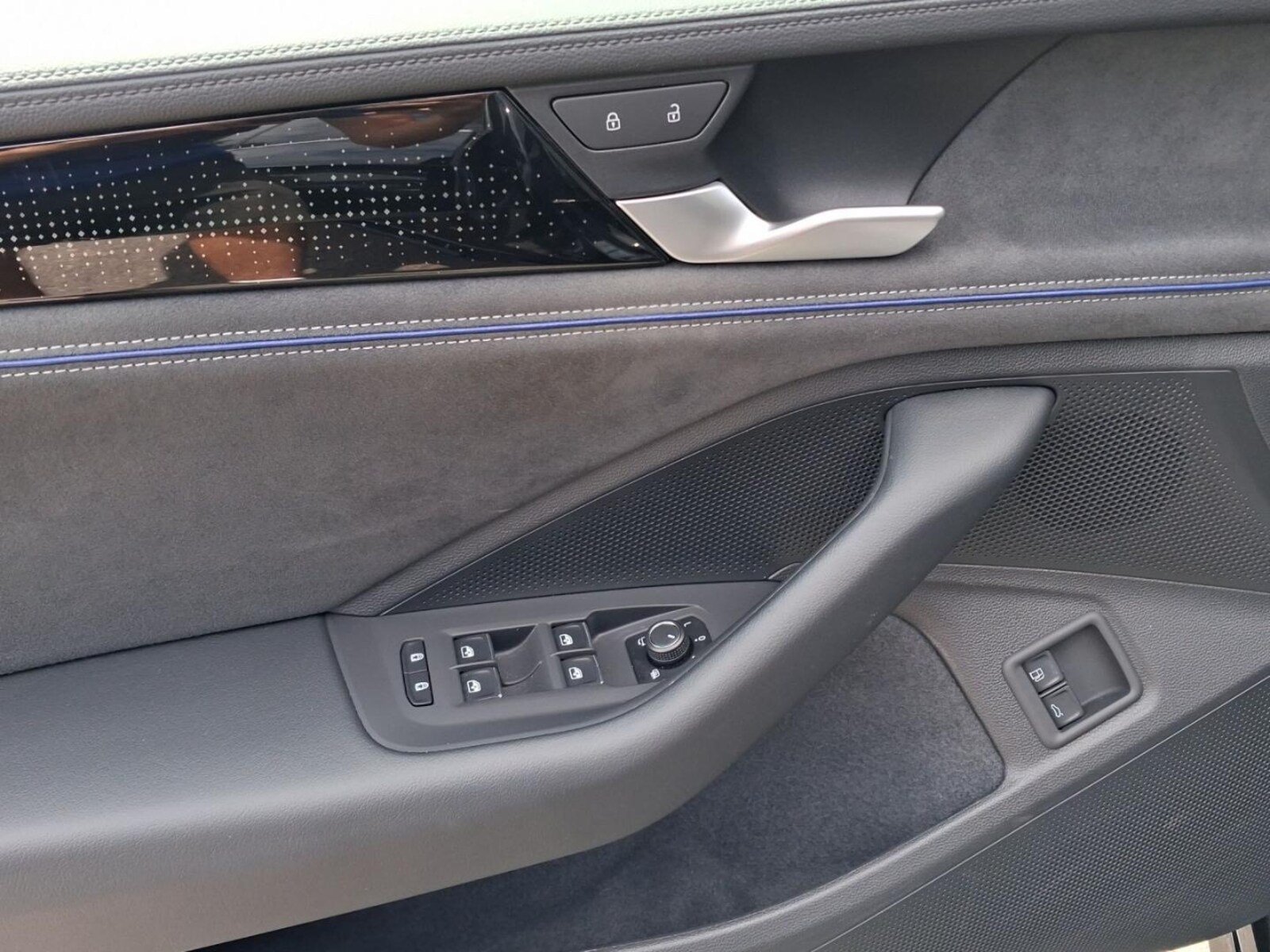 Volkswagen Passat – Bild 8