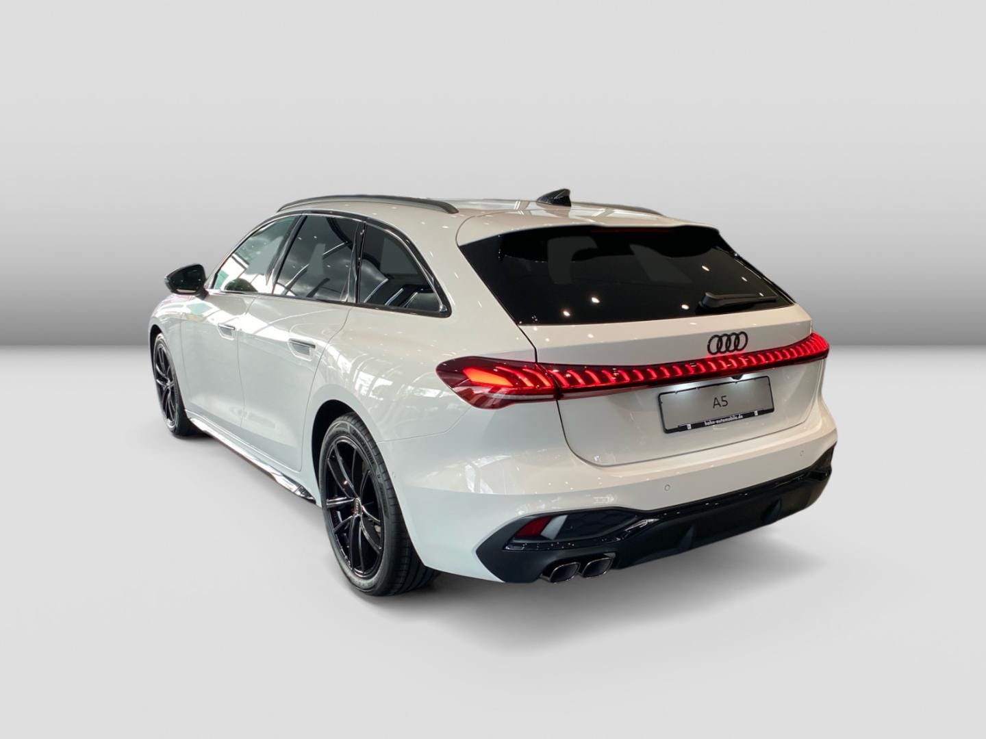 Bild über Audi A5 Avant TDI 150 kW S tronic - für weitere Informationen kontaktieren Sie den Audi Partner