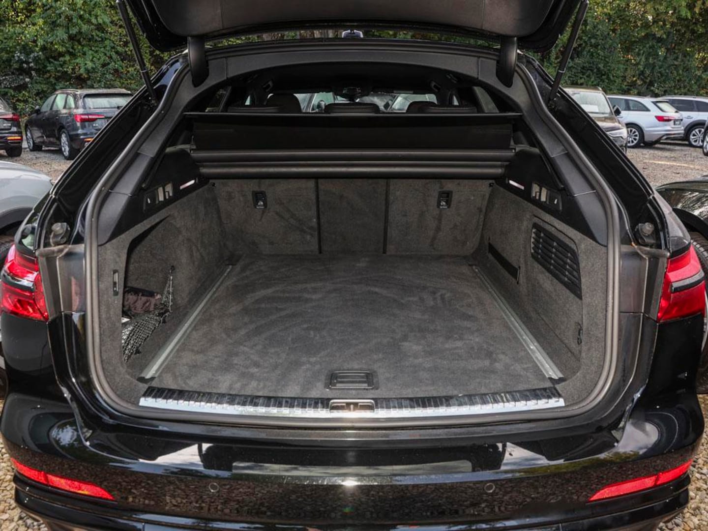 Bild über Audi S6 Avant TDI quattro tiptronic - für weitere Informationen kontaktieren Sie den Audi Partner
