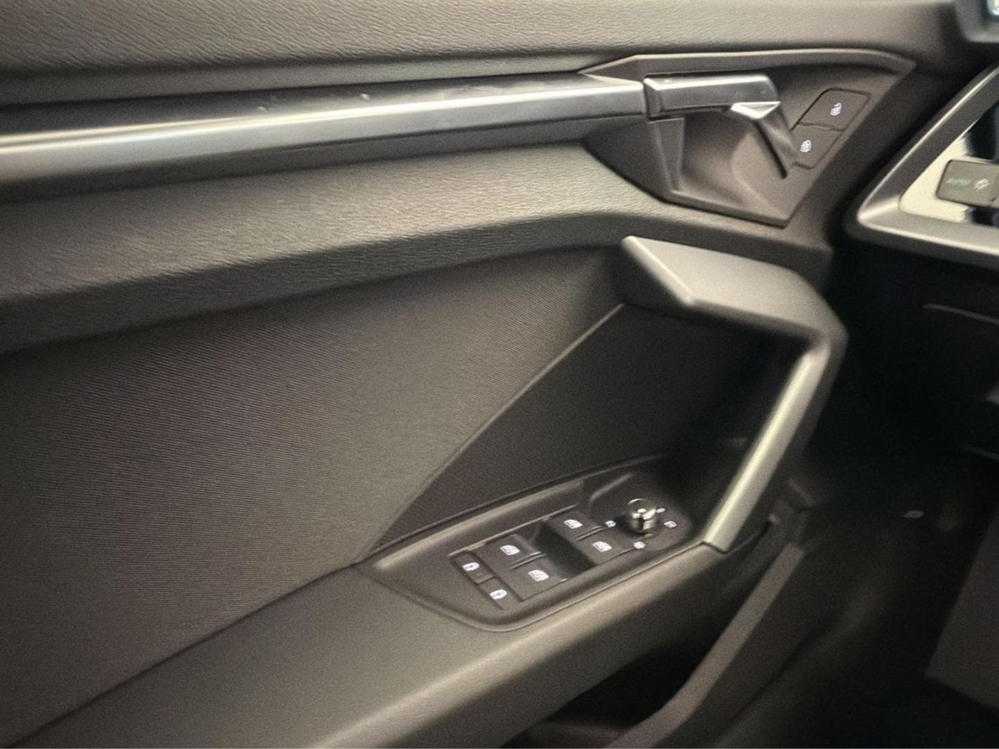 Bild über Audi A3 Limousine TDI S tronic - für weitere Informationen kontaktieren Sie den Audi Partner