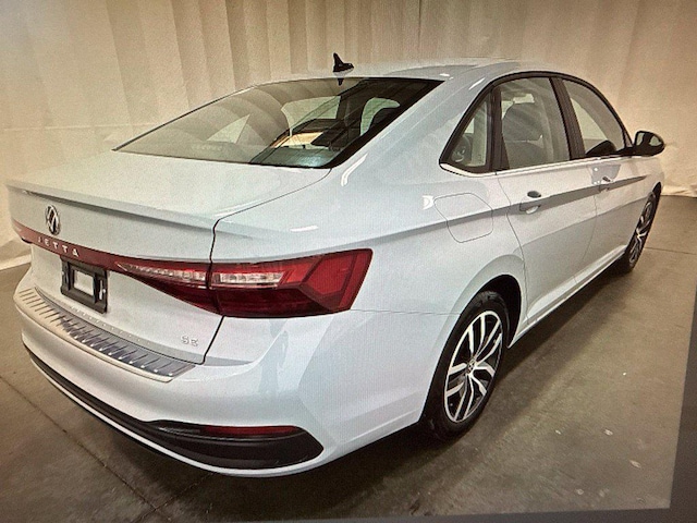 3VW7W7BU8TM000249