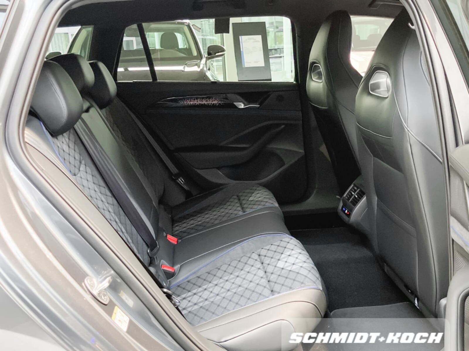 Volkswagen Passat – Bild 8
