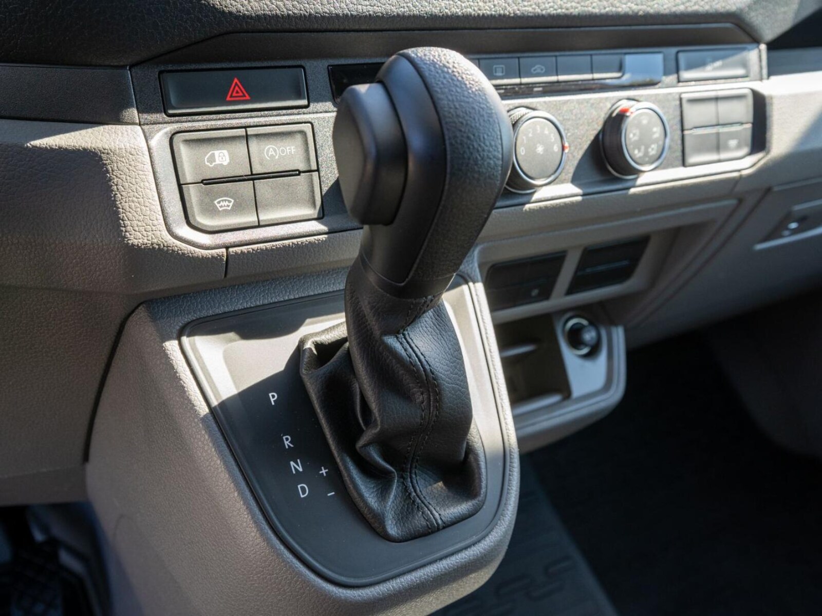 Volkswagen Crafter Kasten langer Radstand – Bild 12