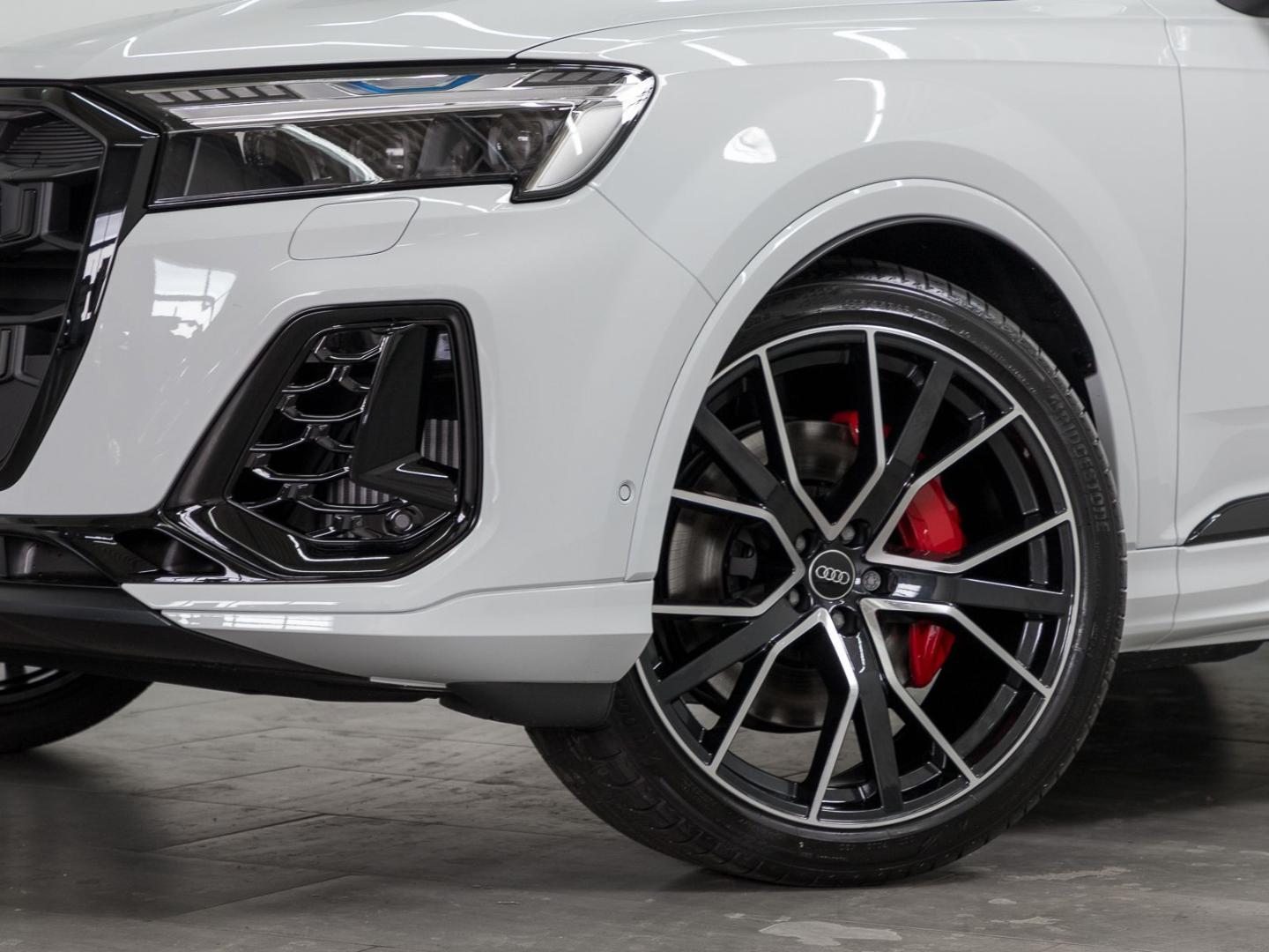 Image about Audi Q7 SUV S line 55 TFSI quattro tiptronic