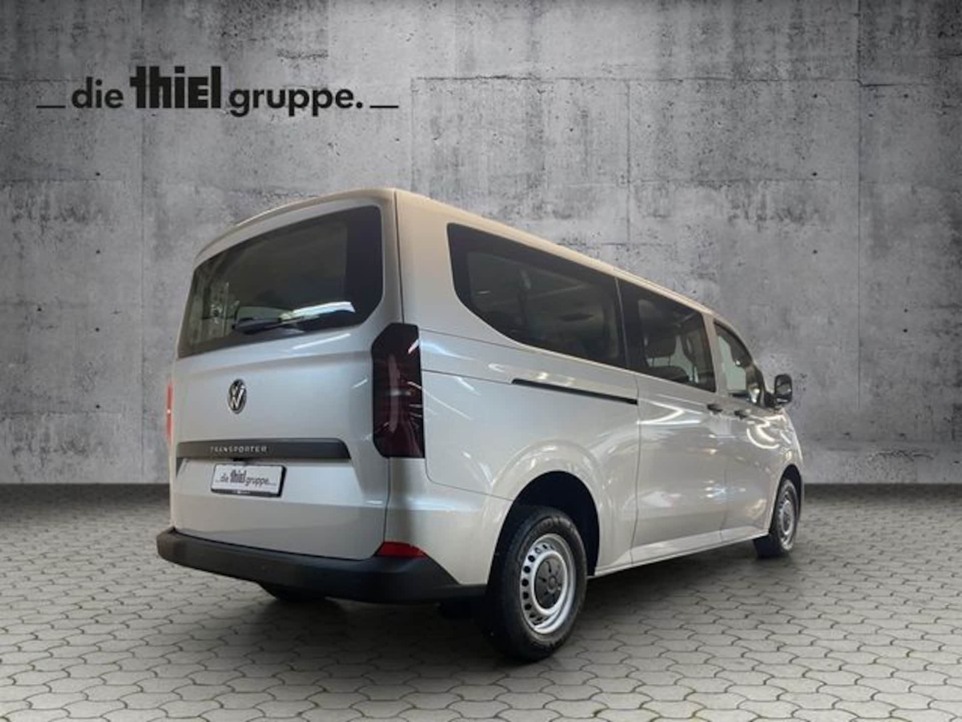 Volkswagen Transporter Kombi langer Radstand