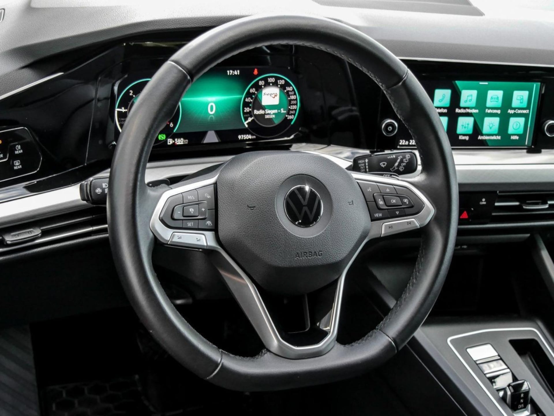 Volkswagen Golf Life