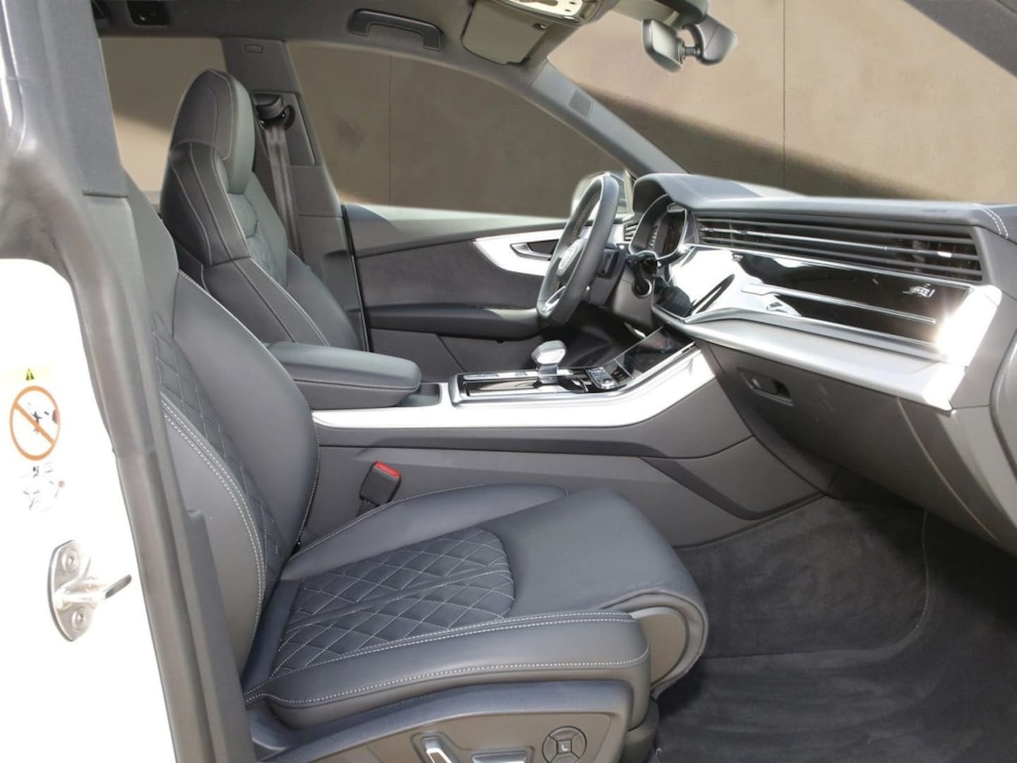 Bild über Audi Q8 SUV 50 TDI quattro tiptronic - für weitere Informationen kontaktieren Sie den Audi Partner