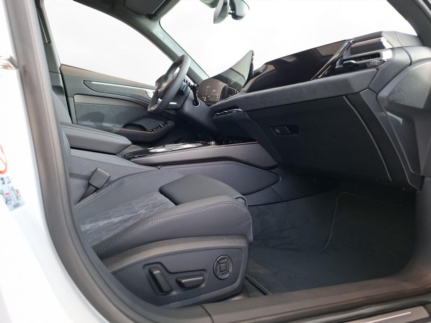 Bild über Audi A6 Avant edition one TDI quattro 150 kW S tronic - für weitere Informationen kontaktieren Sie den Audi Partner