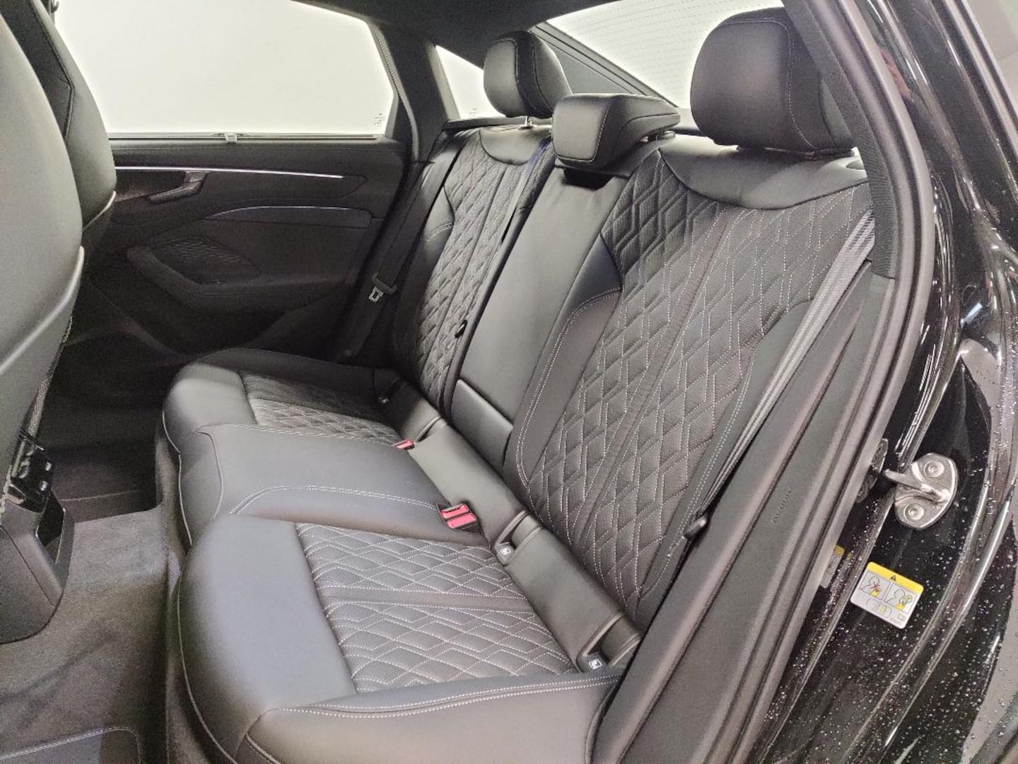 Bild über Audi A6 Limousine TDI quattro 150 kW S tronic - für weitere Informationen kontaktieren Sie den Audi Partner