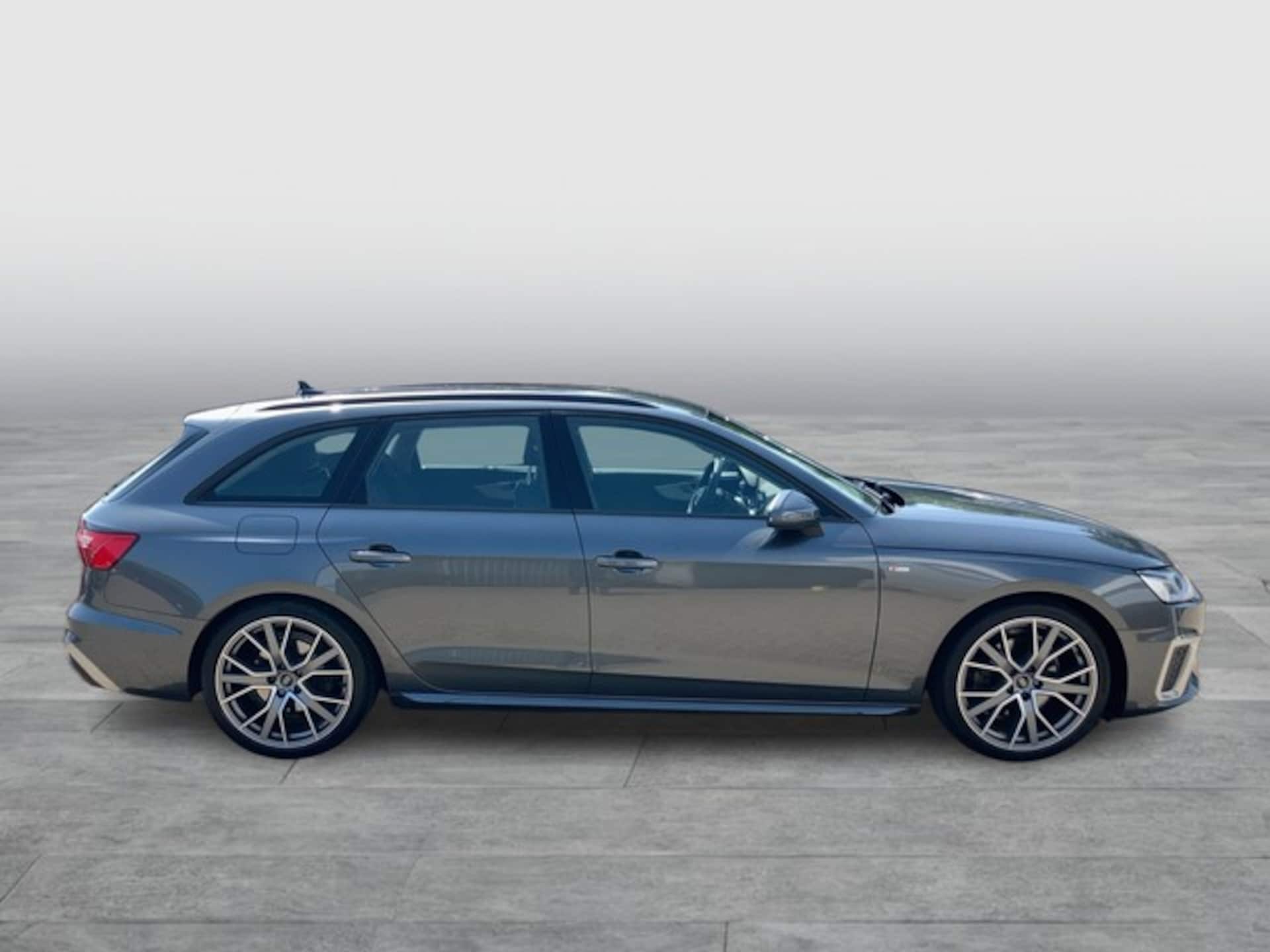 Audi A4 Avant S line