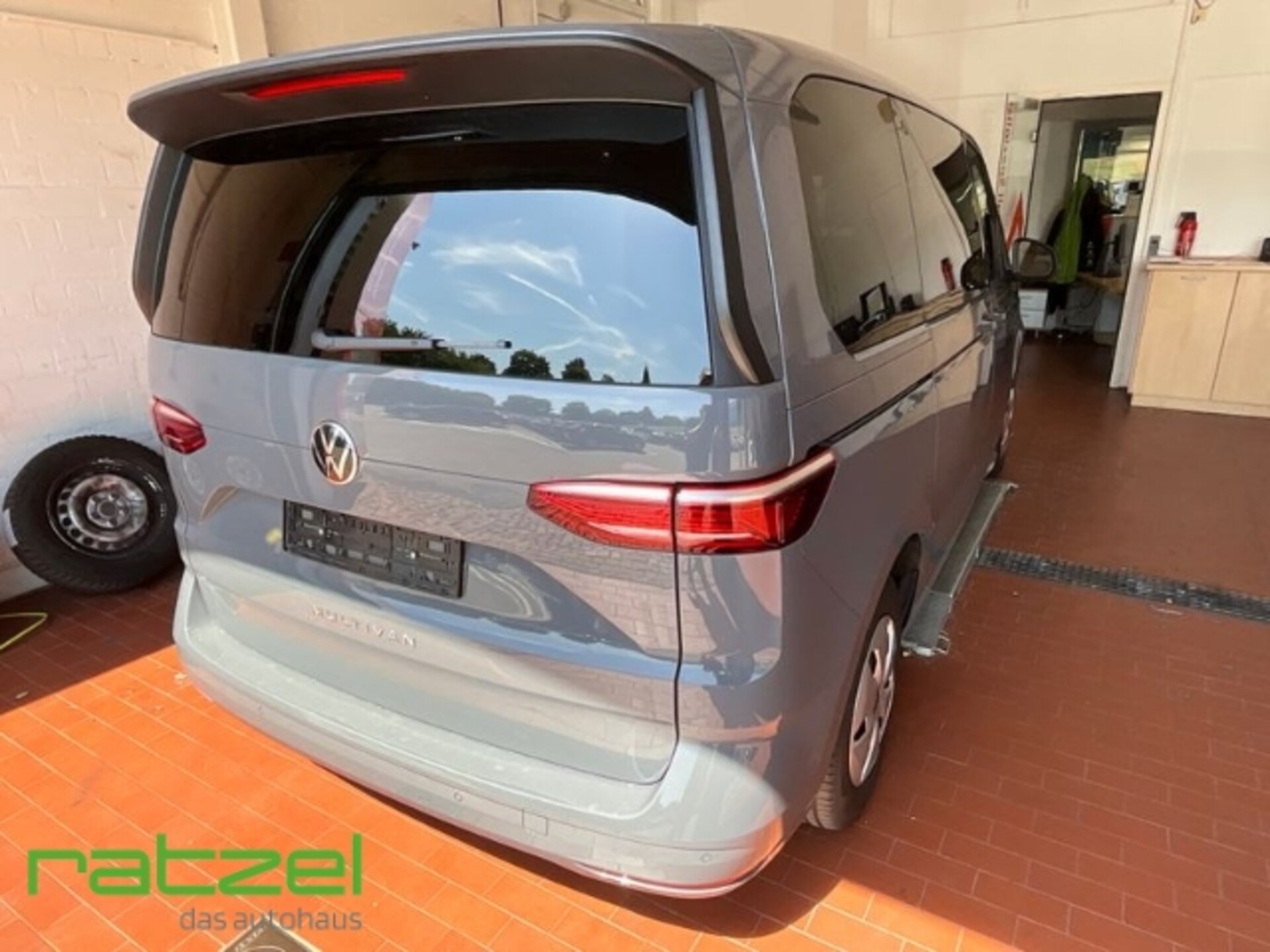 Volkswagen Multivan Basis-Modell
