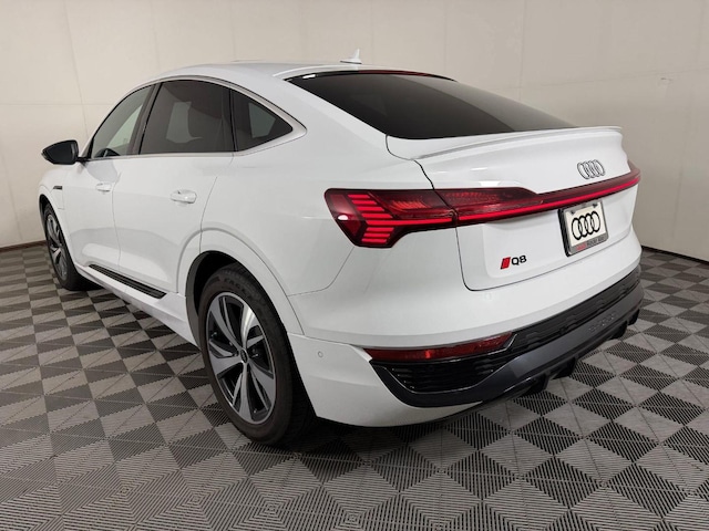 2024 Audi Q8 Sportback e-tron