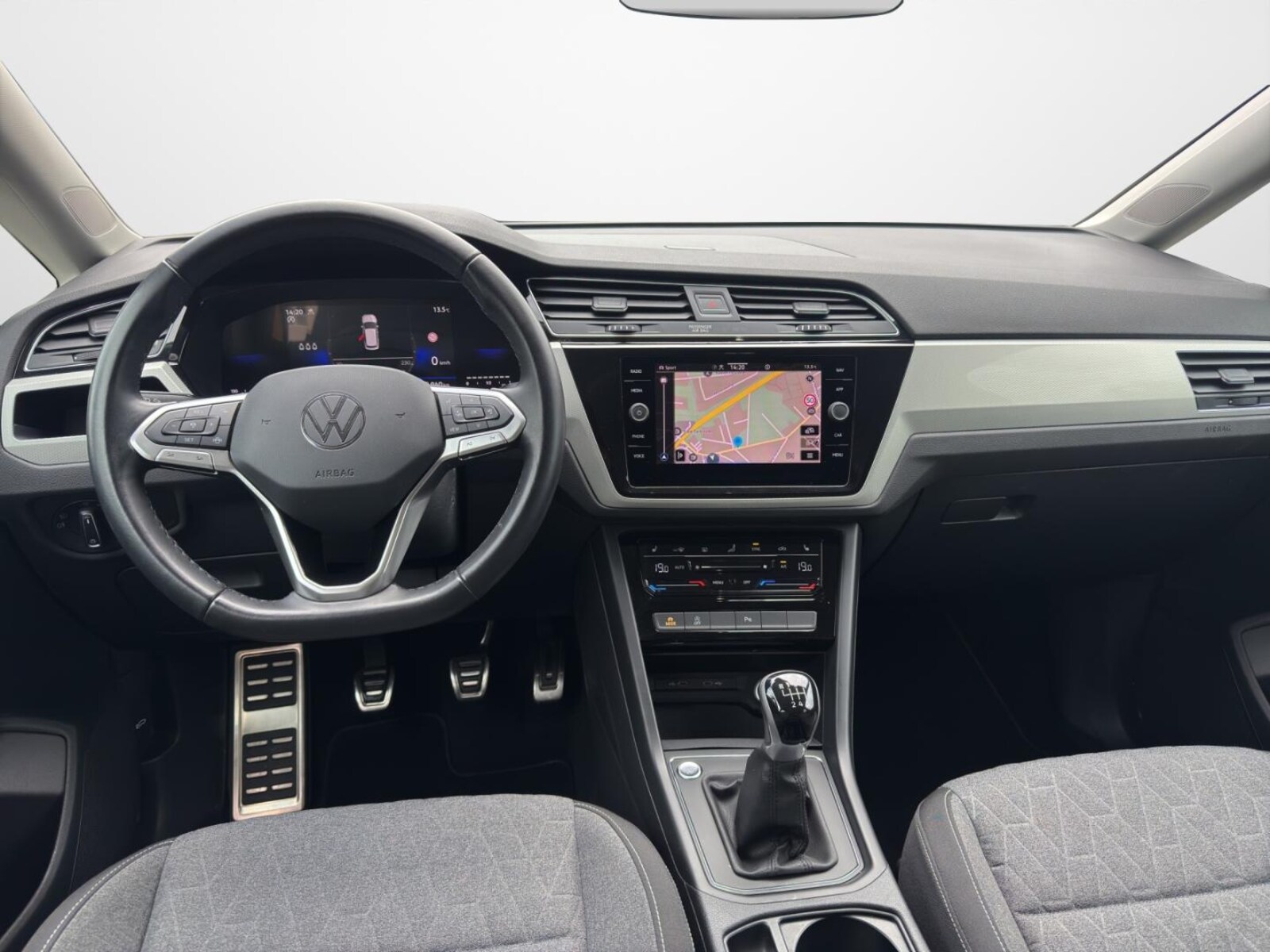 Volkswagen Touran – Bild 9
