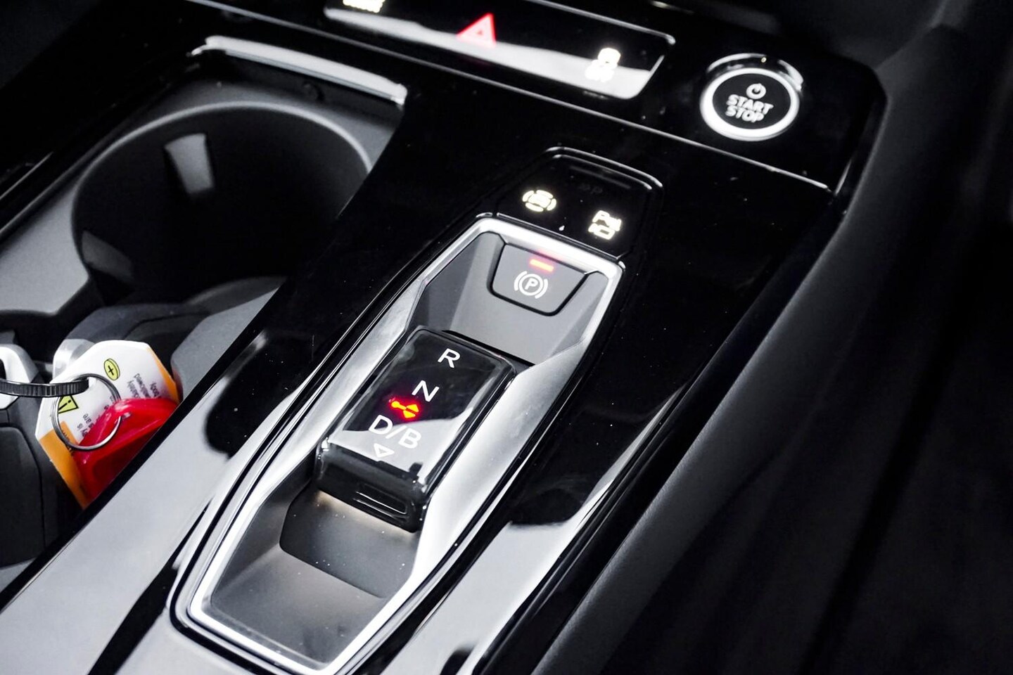 Image about Audi Q6 SUV e-tron e-tron quattro