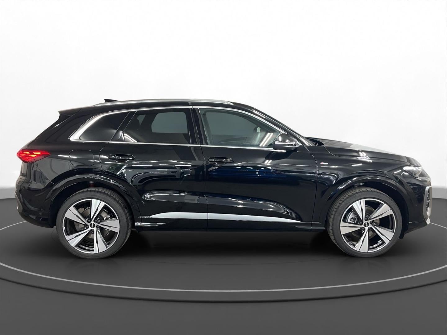 Bild über Audi Q5 SUV TFSI quattro 150 kW S tronic - für weitere Informationen kontaktieren Sie den Audi Partner