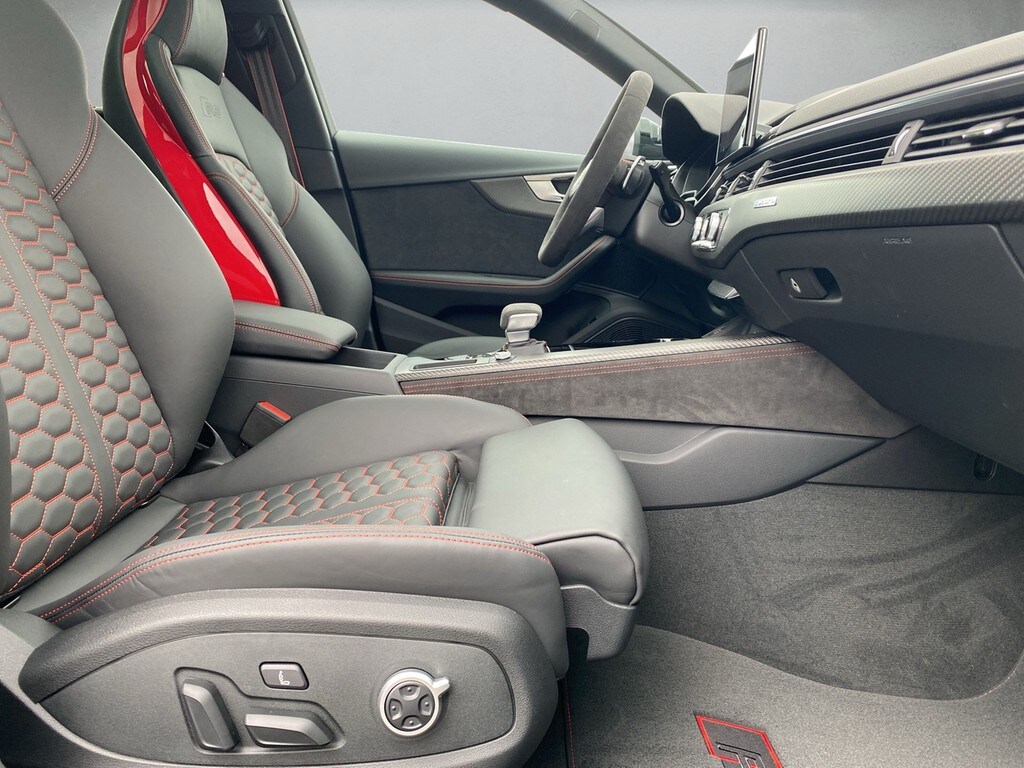 Image about Audi RS 4 Avant TFSI quattro tiptronic