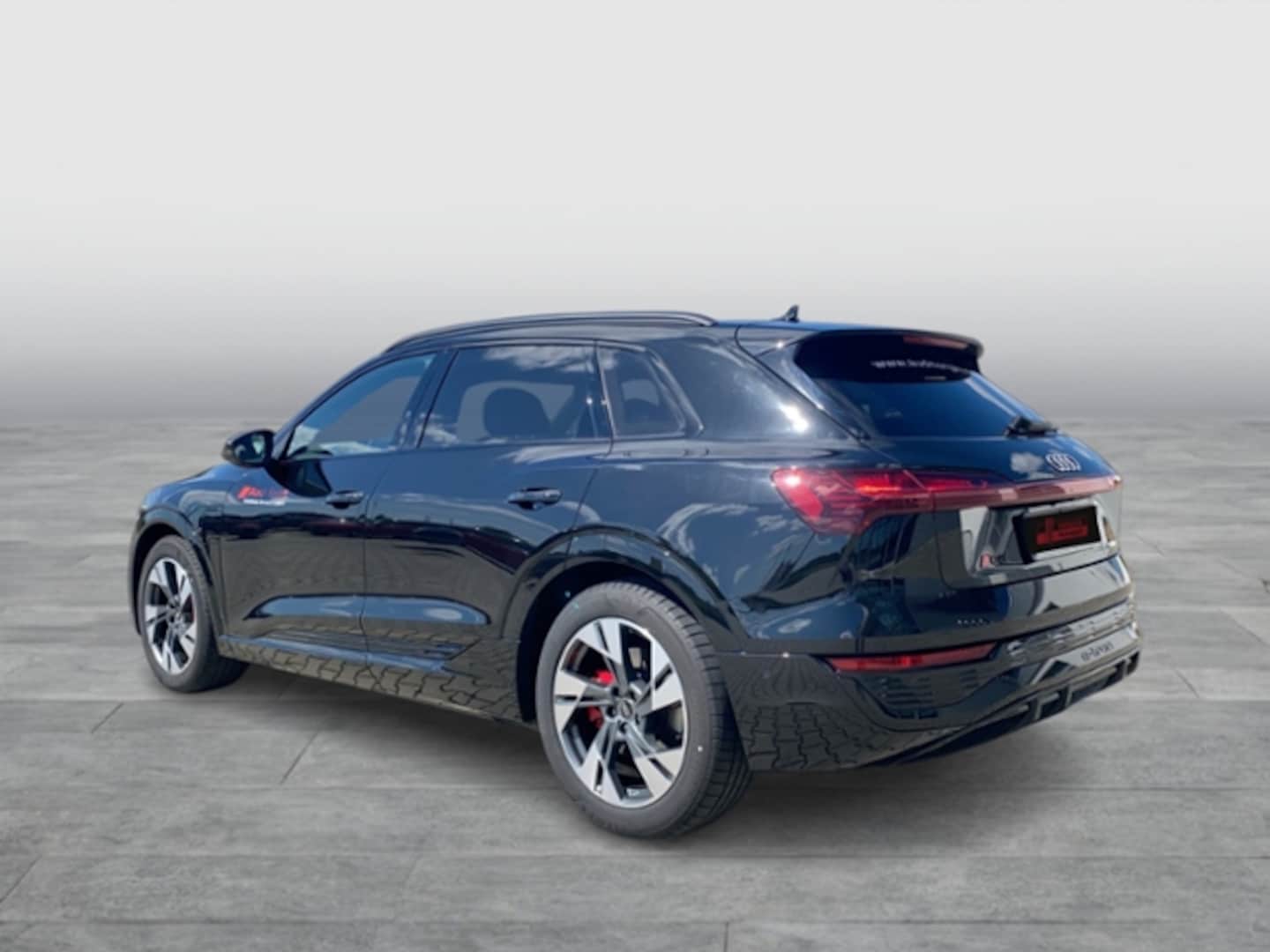 Bild über Audi Q8 e-tron S line 50 e-tron quattro - für weitere Informationen kontaktieren Sie den Audi Partner