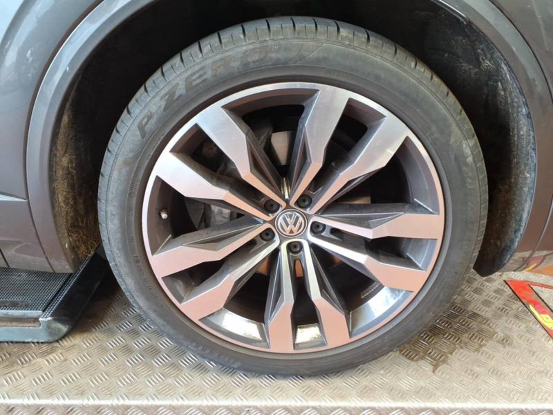 Volkswagen Touareg Basis-Modell