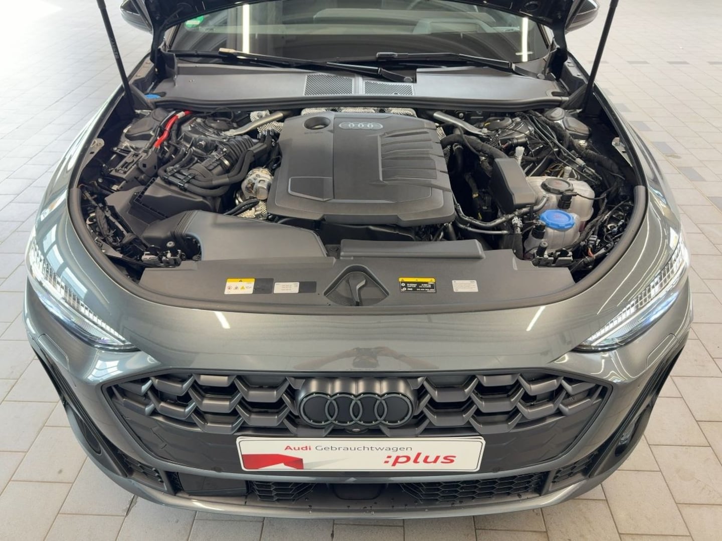 Bild über Audi A5 Avant TDI quattro 150 kW S tronic - für weitere Informationen kontaktieren Sie den Audi Partner