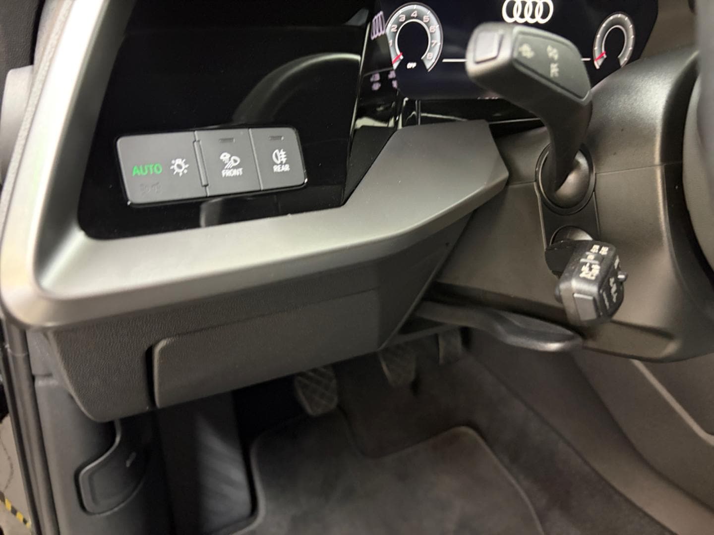 Bild über Audi A3 Sportback advanced 30 TFSI Schaltgetriebe - für weitere Informationen kontaktieren Sie den Audi Partner