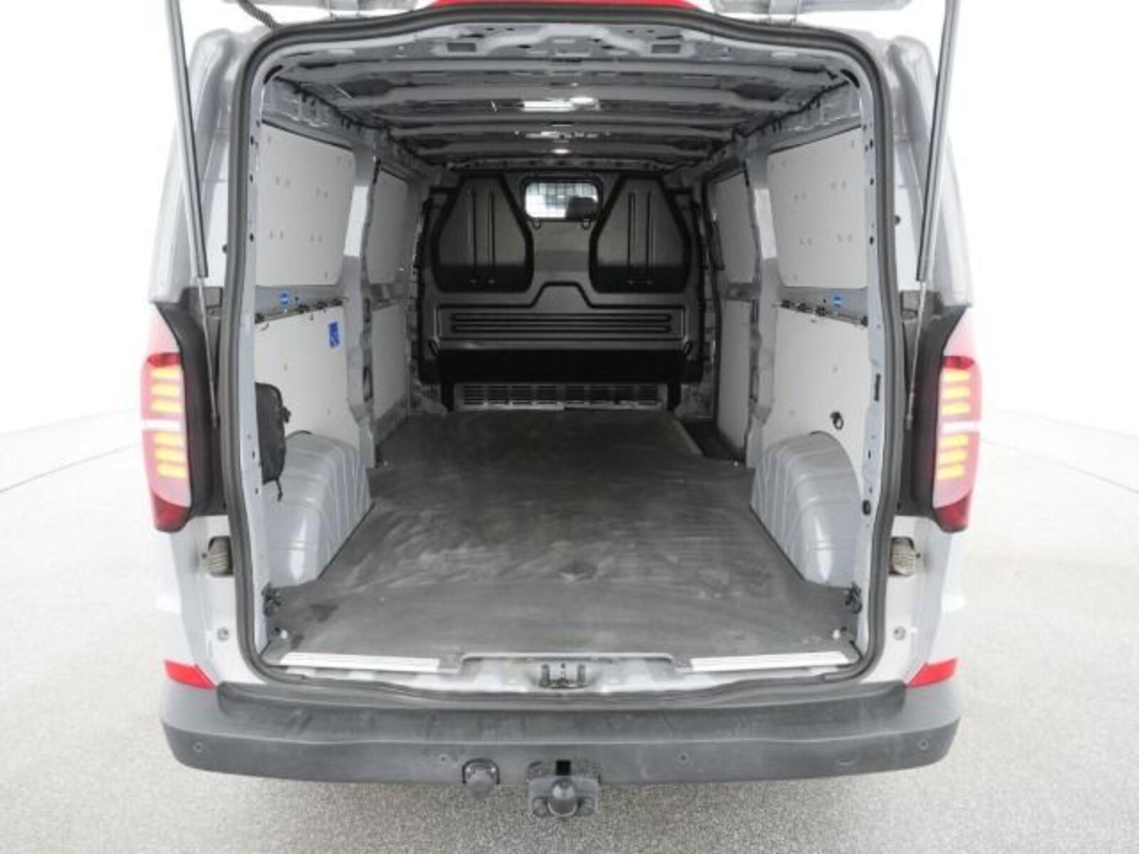 Volkswagen Transporter Kasten langer Radstand – Bild 8