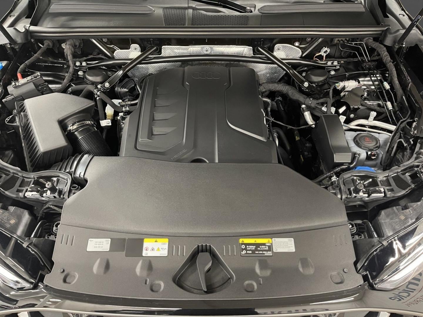 Bild über Audi Q5 SUV TFSI quattro 150 kW S tronic - für weitere Informationen kontaktieren Sie den Audi Partner